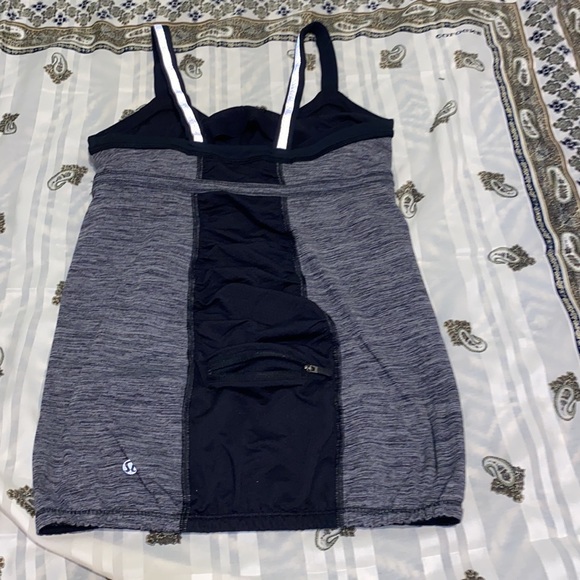 Lululemon - Picture 3 of 9